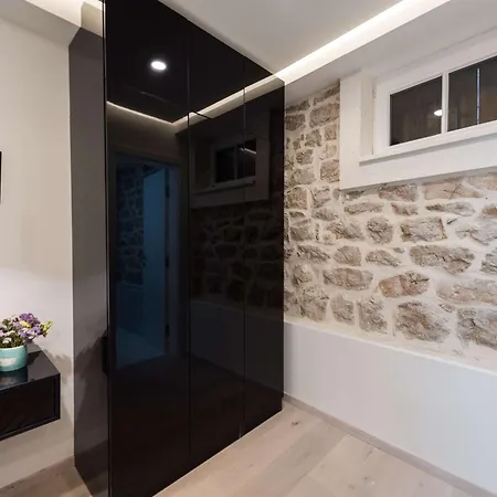 Apartment 10 Heritage *